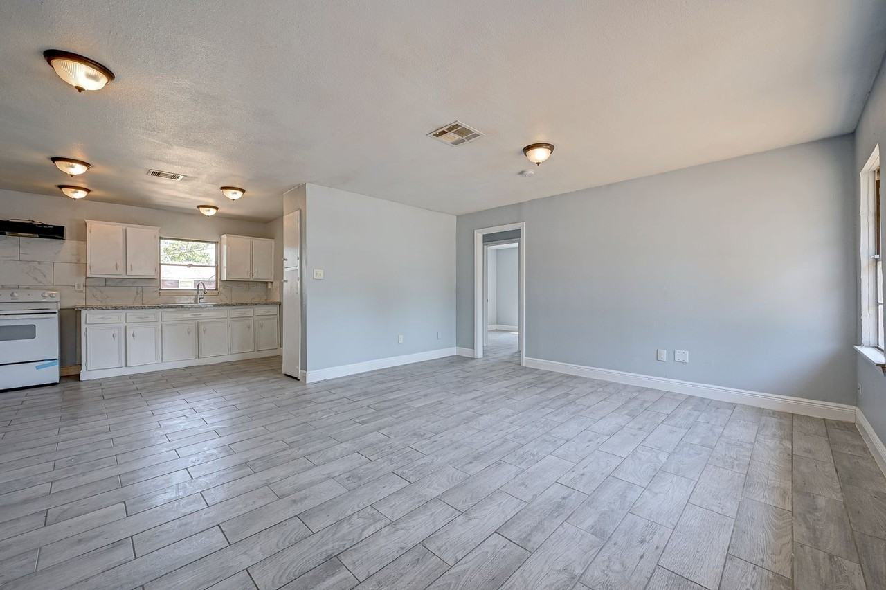 5859 Westover St - Photo 4 of 15