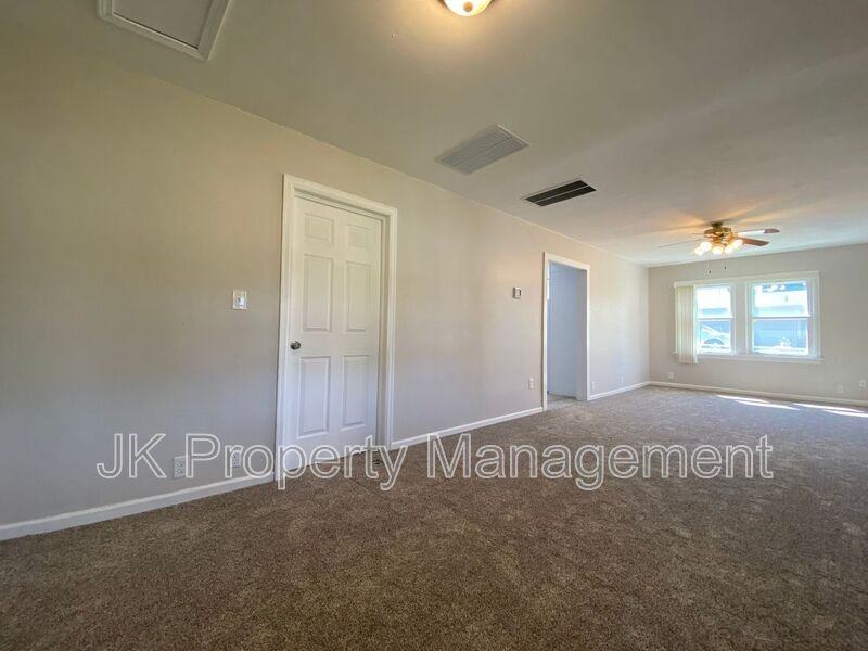 918 1st Ave Nw - Photo 6 of 26