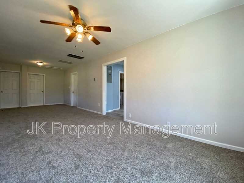 918 1st Ave Nw - Photo 7 of 26