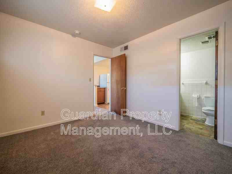 1121 N College Dr #31 - Photo 7 of 9