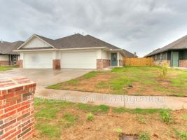 featured image of 8012 Nw 105th St