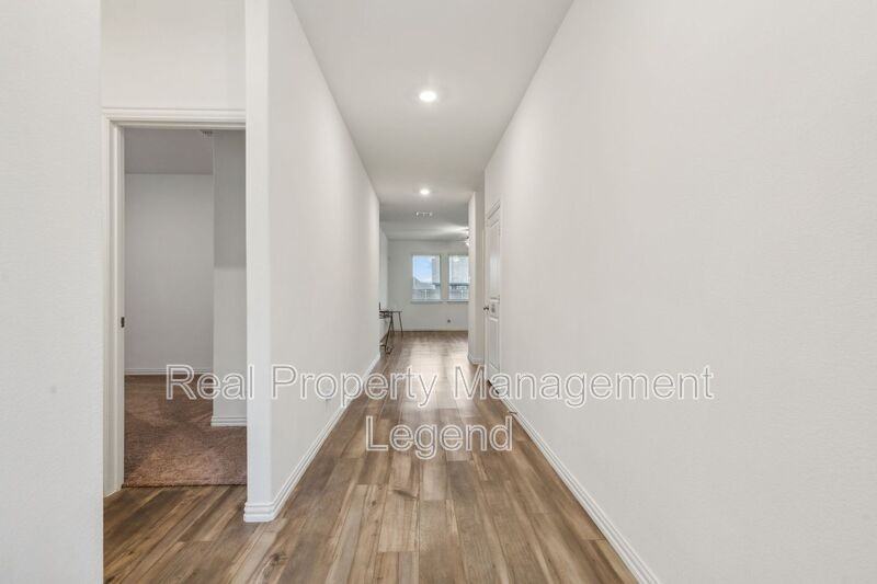 3803 Thomas Plains Dr - Photo 4 of 28