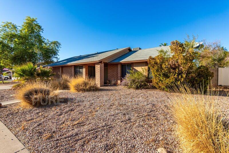 1016 W Nido Ave - Photo 3 of 32