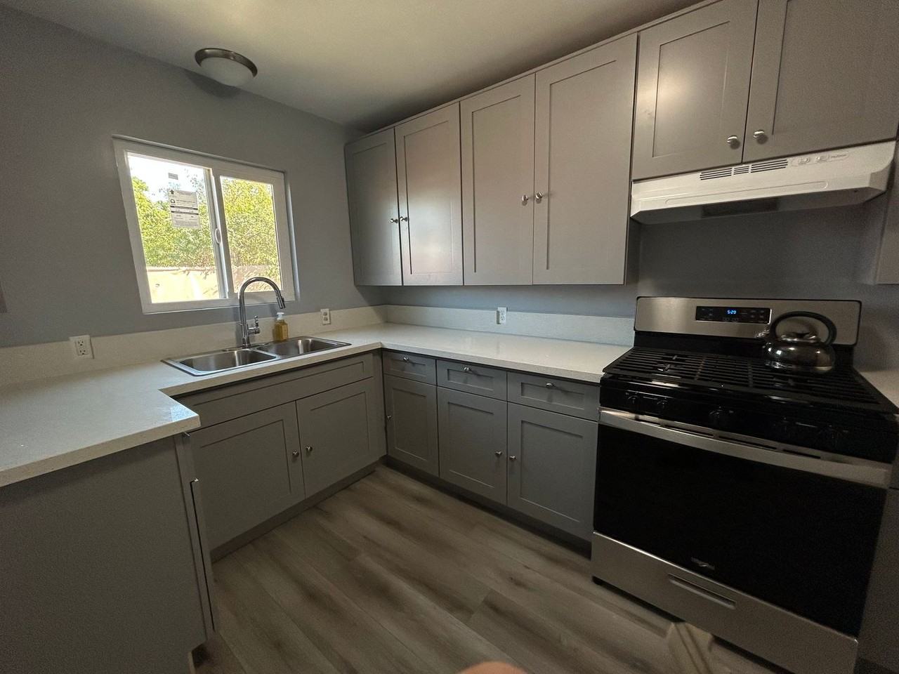 531 W Devonshire Ave - Photo 3 of 22