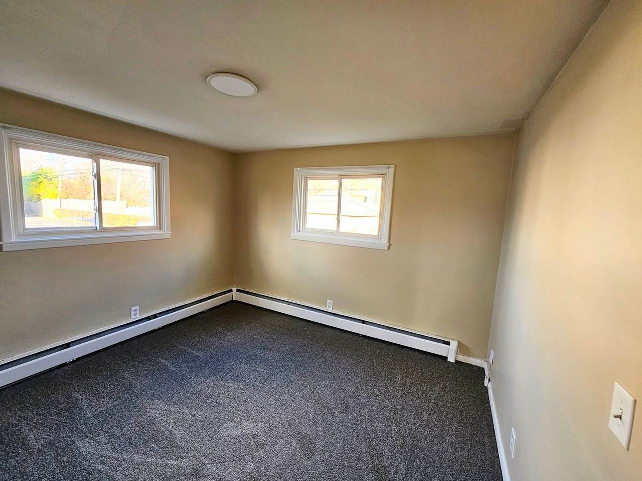 2652 Sheridan Dr - Photo 3 of 3