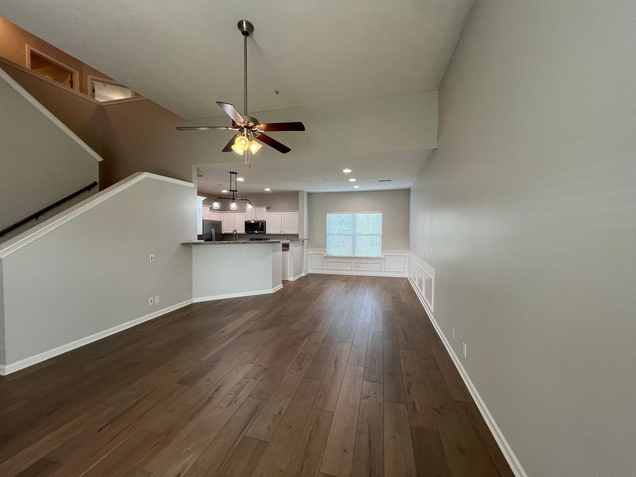 632 Creekbend Ln - Photo 2 of 23