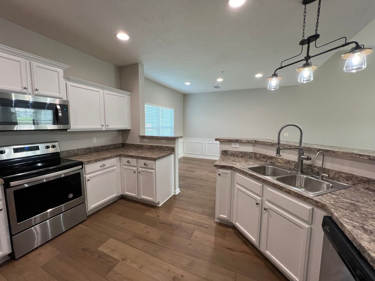 632 Creekbend Ln - Photo 7 of 23