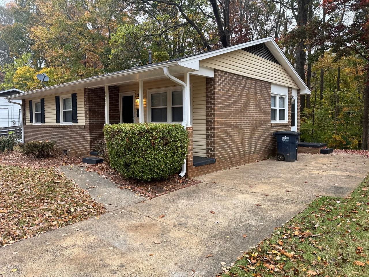 1561 Marble St - Photo 2 of 17