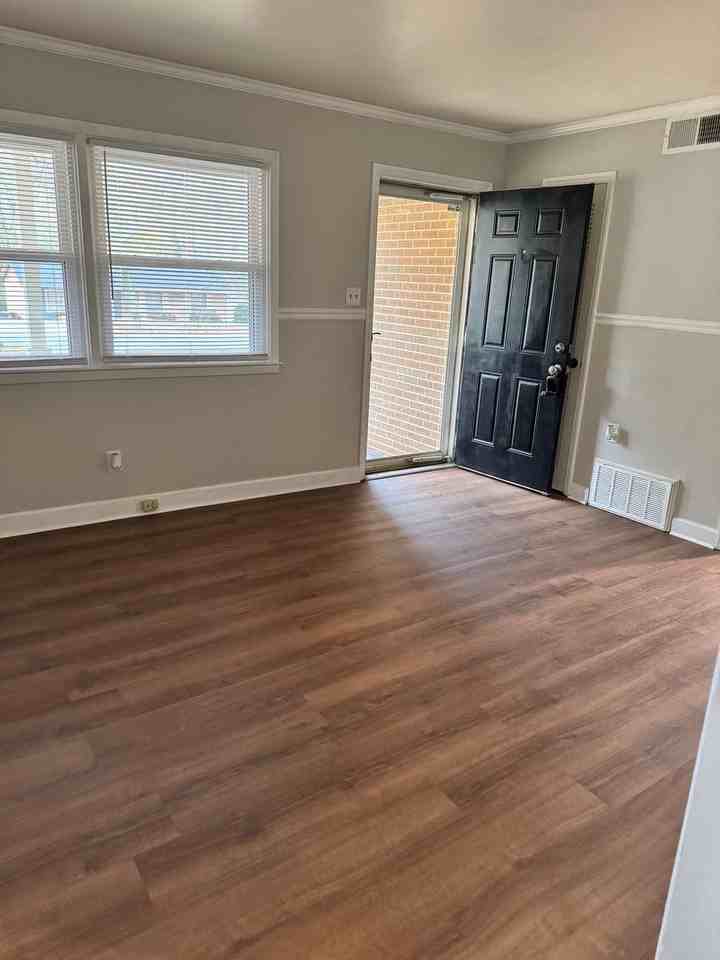 1561 Marble St - Photo 3 of 17