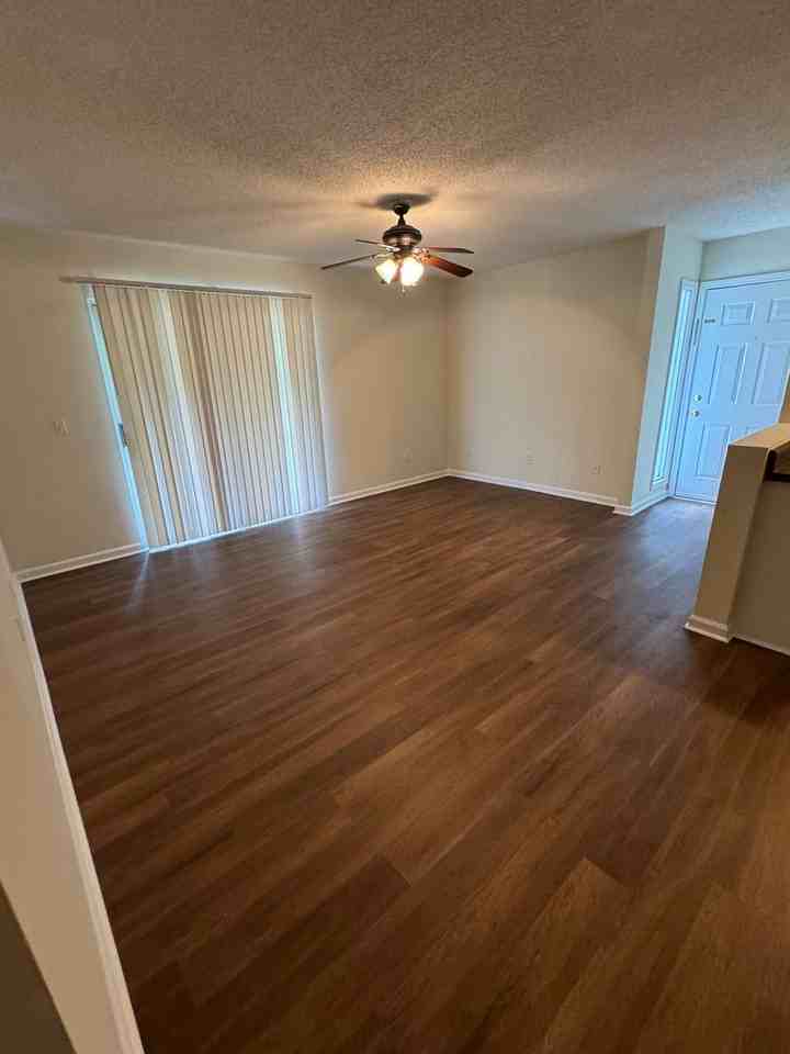 Huntington Place Apartments - Photo 2 of 11