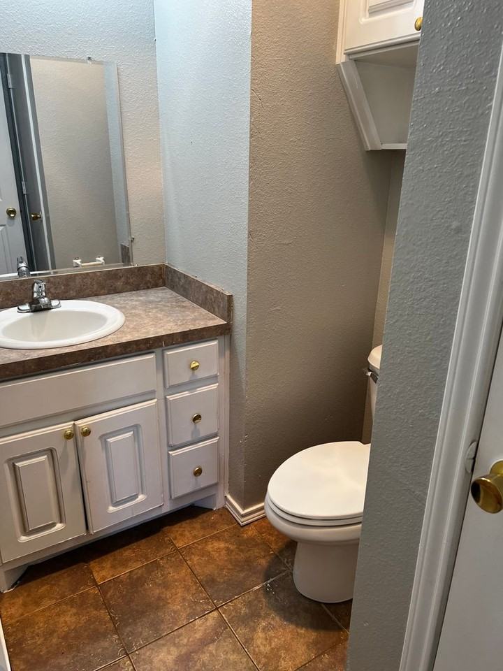 519 39th St - Photo 3 of 9