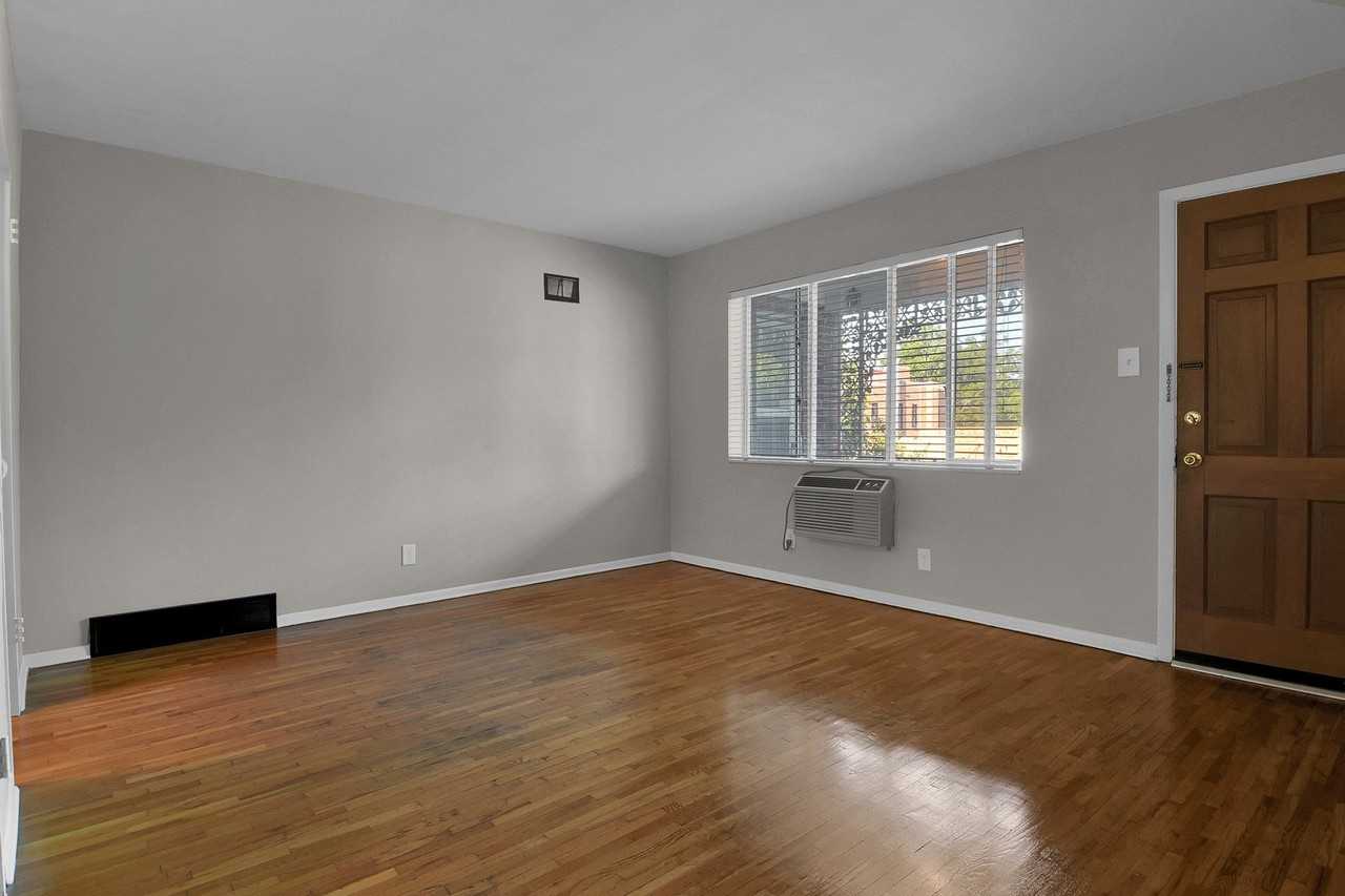 4419A Donovan Ave - Photo 5 of 13