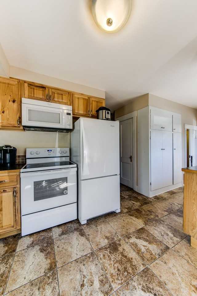 3907 S Thompson Ave - Photo 2 of 5