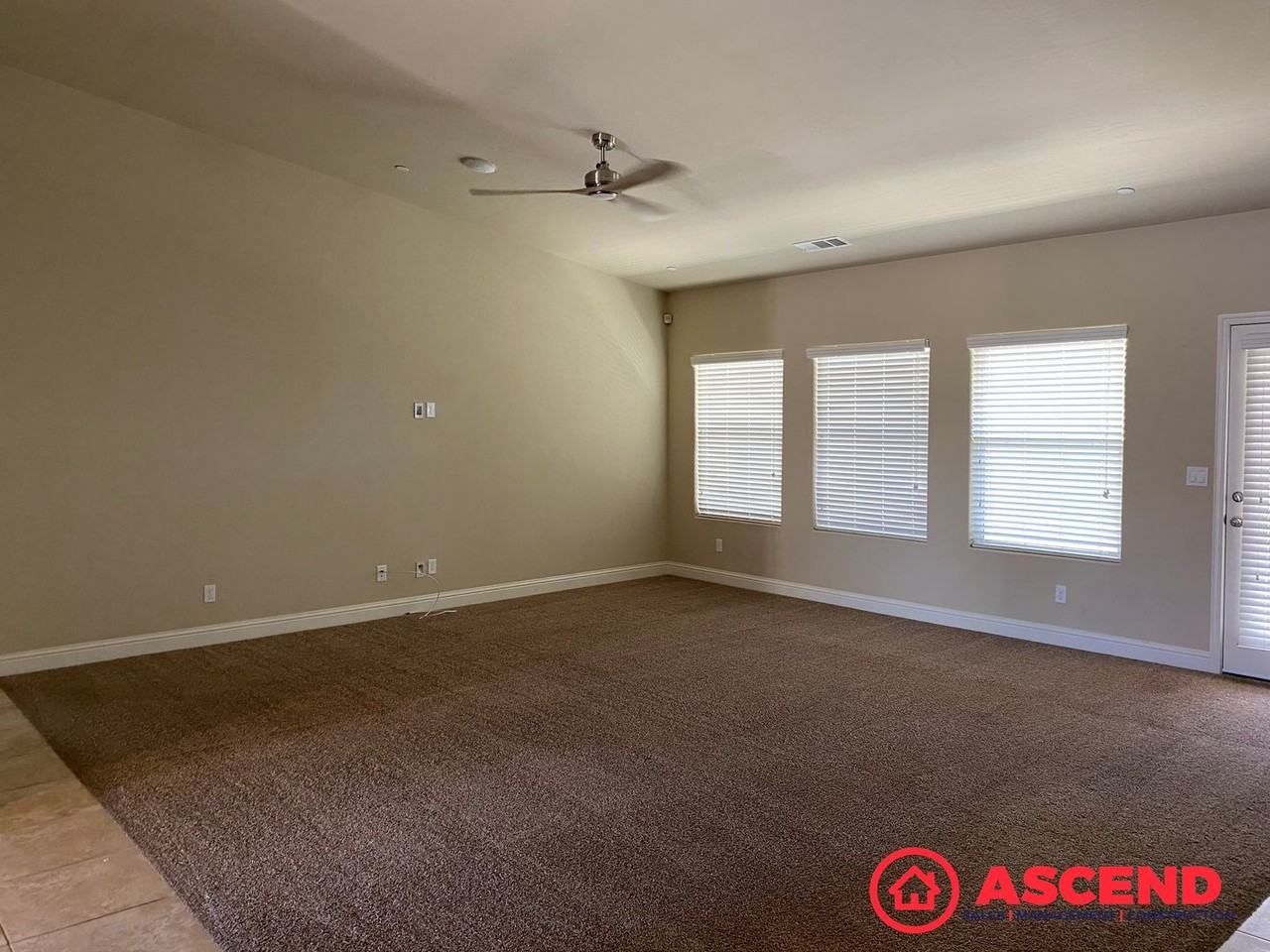 9403 Mountain Peak Ln - Photo 2 of 9