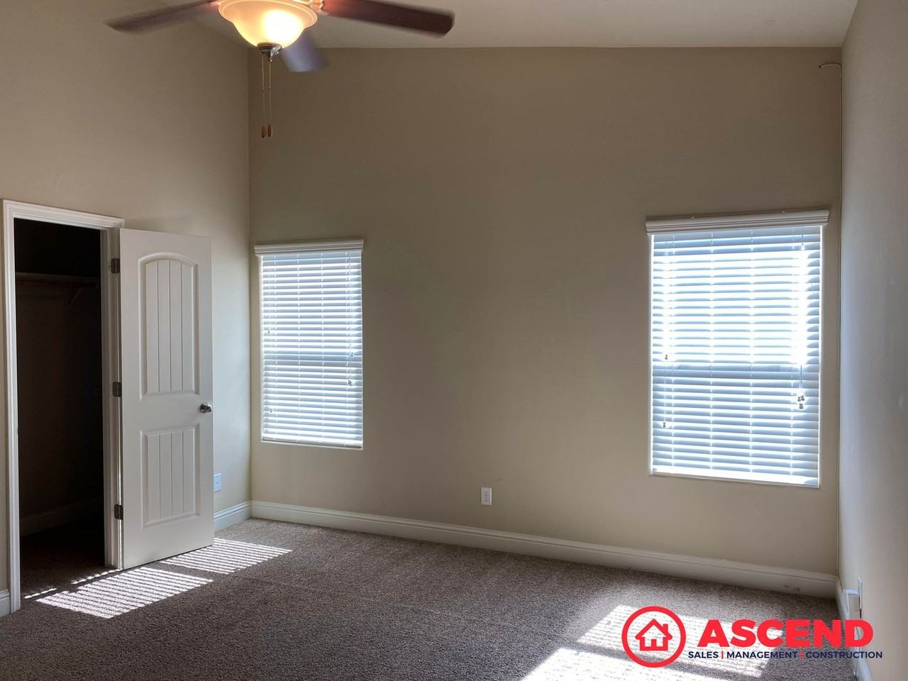 9403 Mountain Peak Ln - Photo 4 of 9