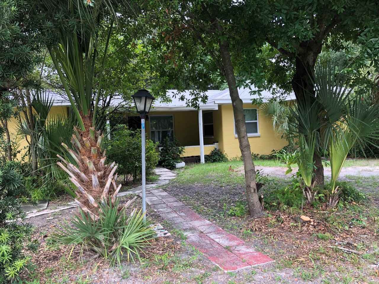 1715 W Saint Conrad St - Photo 2 of 21