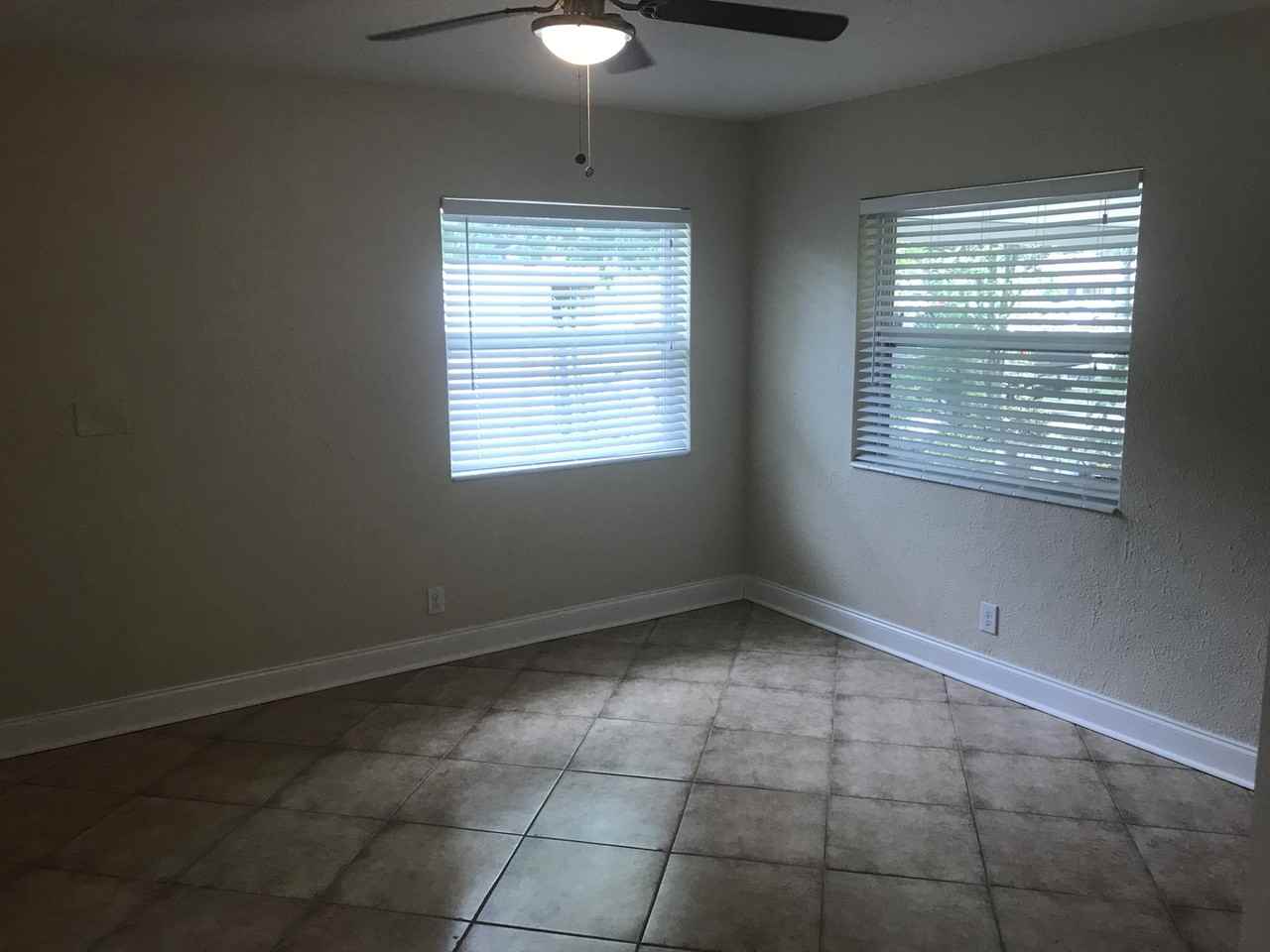 1715 W Saint Conrad St - Photo 4 of 21