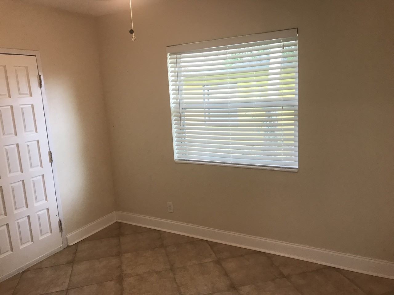 1715 W Saint Conrad St - Photo 7 of 21