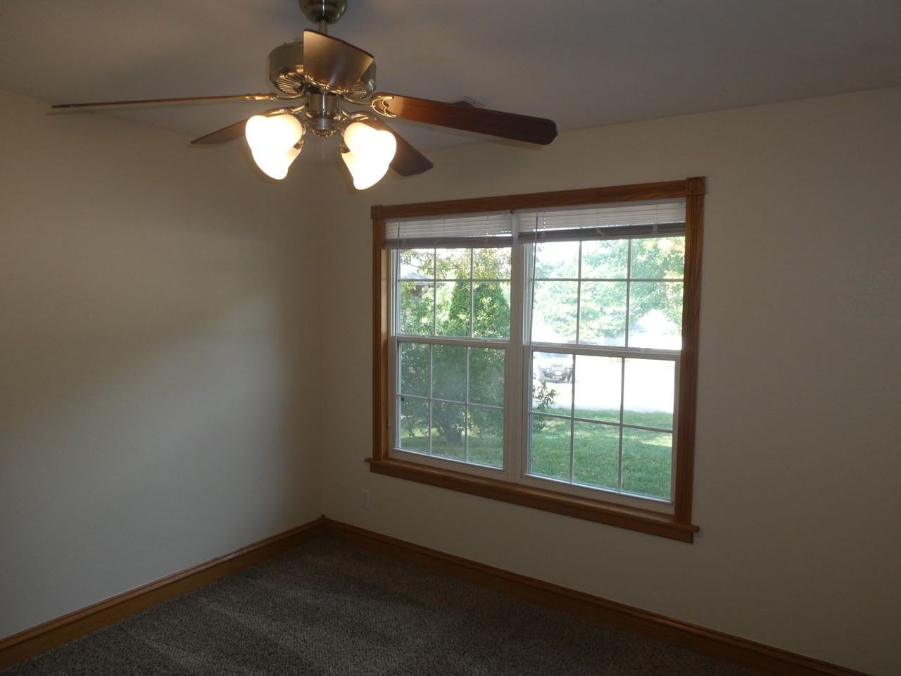 6604 Chrissula Ln - Photo 7 of 22