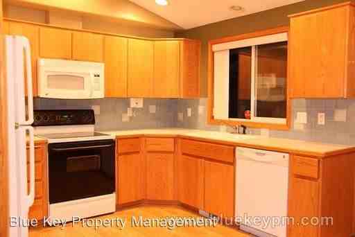 9700 NE 130th Pl - Photo 2 of 10