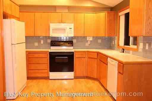 9700 NE 130th Pl - Photo 3 of 10