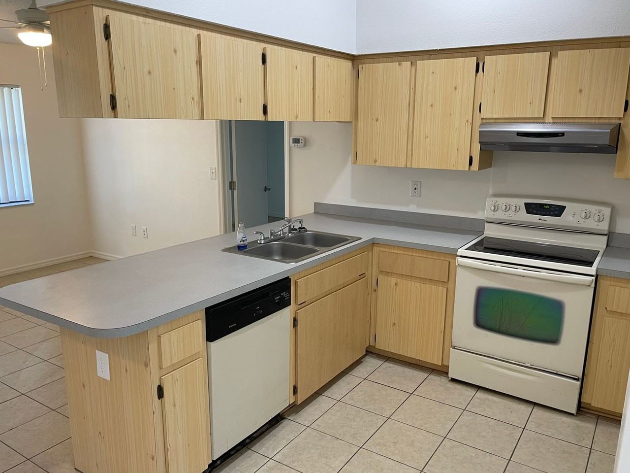 11199 Homeway St - Photo 7 of 20