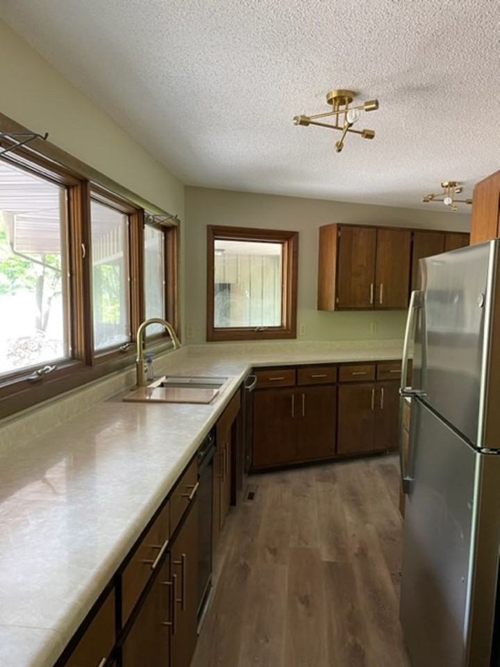 1385 Cruze Rd - Photo 2 of 24