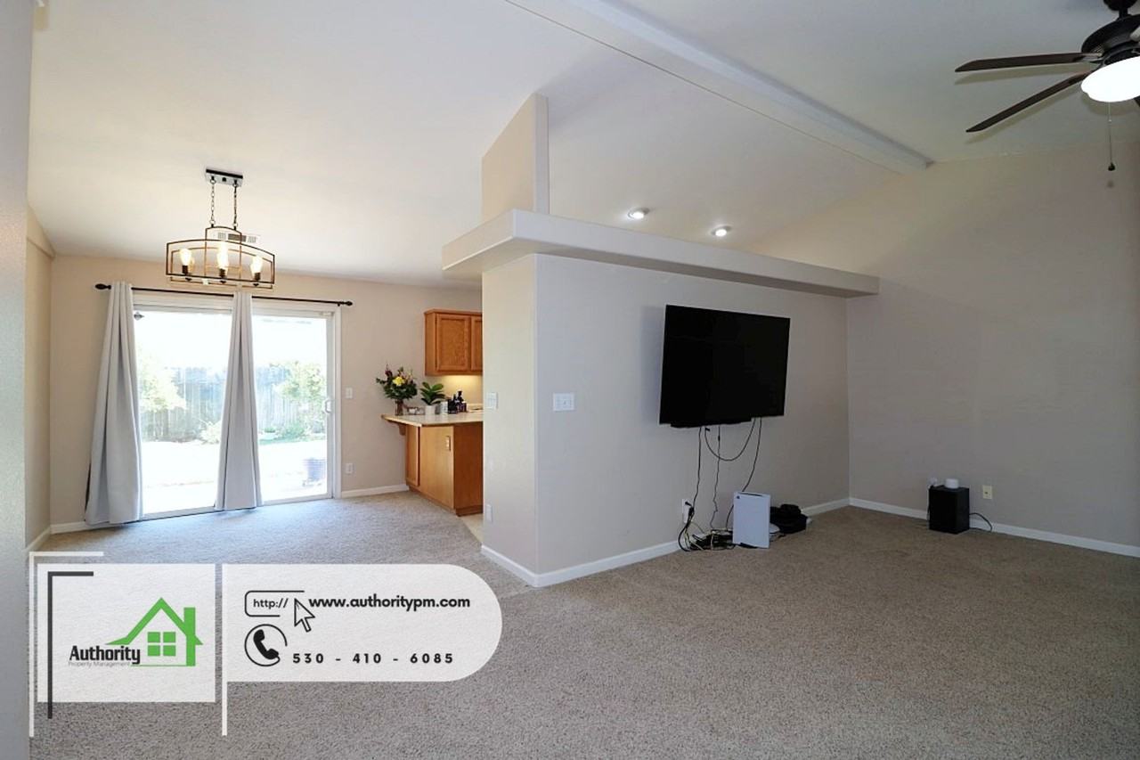 1976 Chiella Ln - Photo 3 of 28