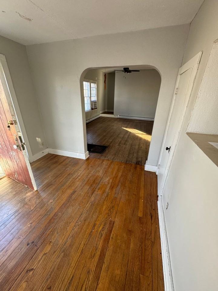 1500 N Main St - Photo 2 of 7