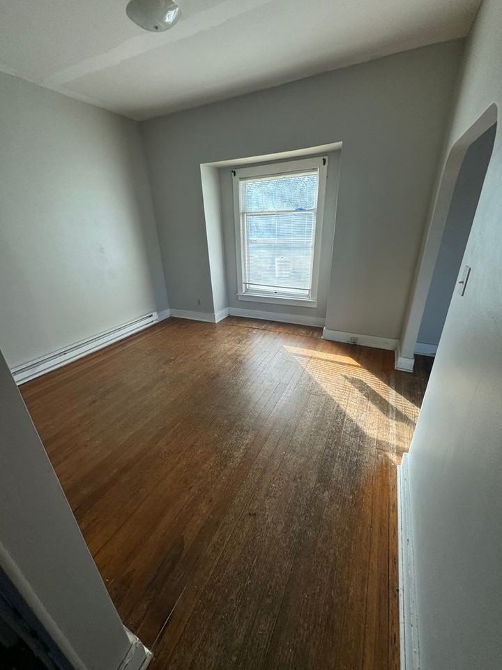 1500 N Main St - Photo 3 of 7