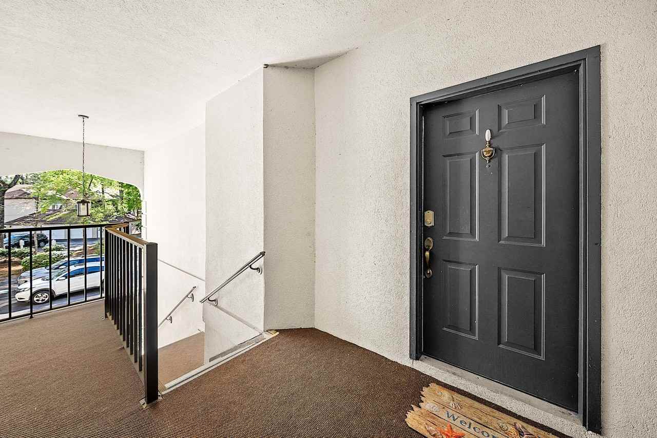 105 Pipers Ln - Photo 3 of 26