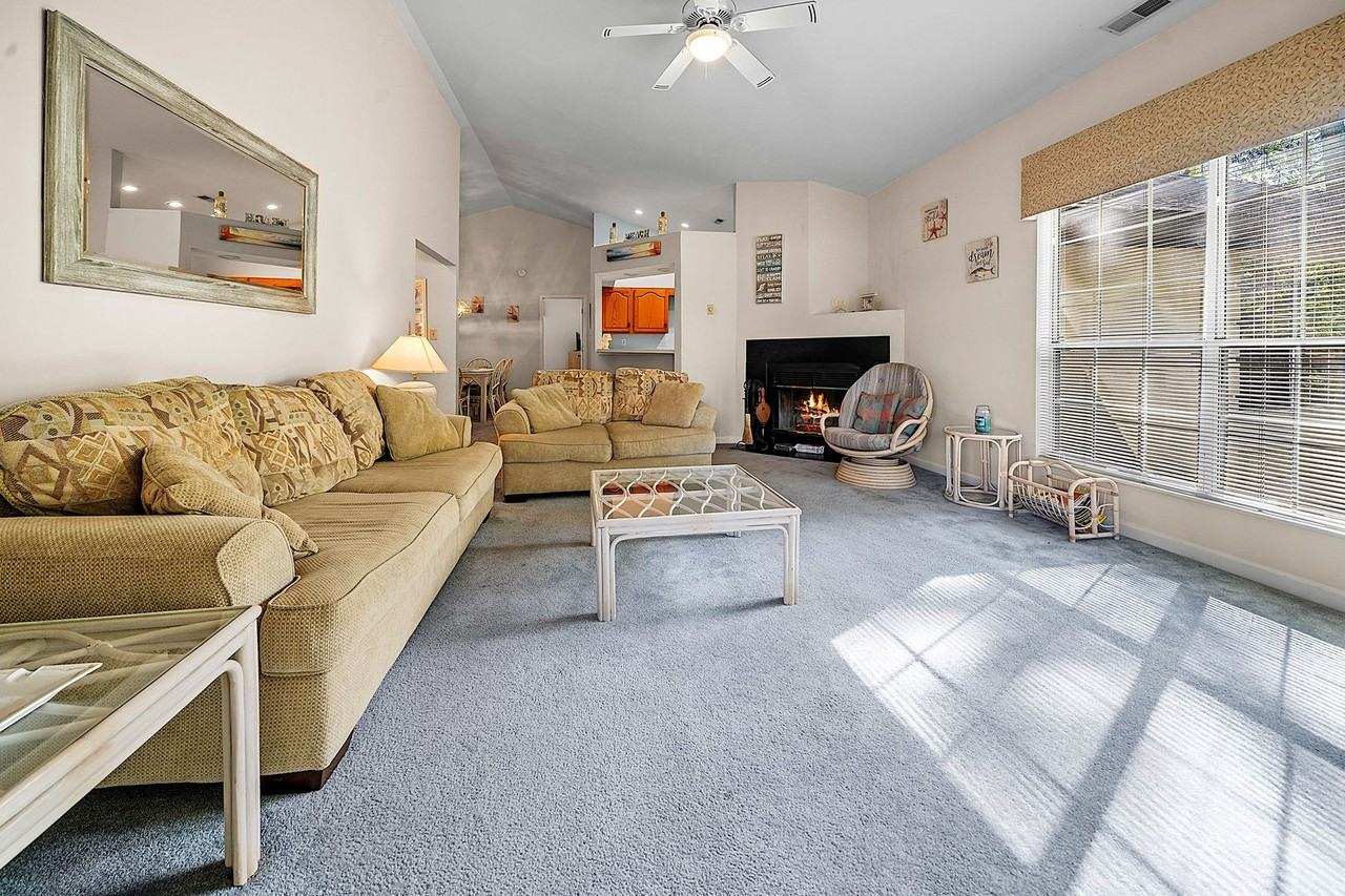 105 Pipers Ln - Photo 6 of 26