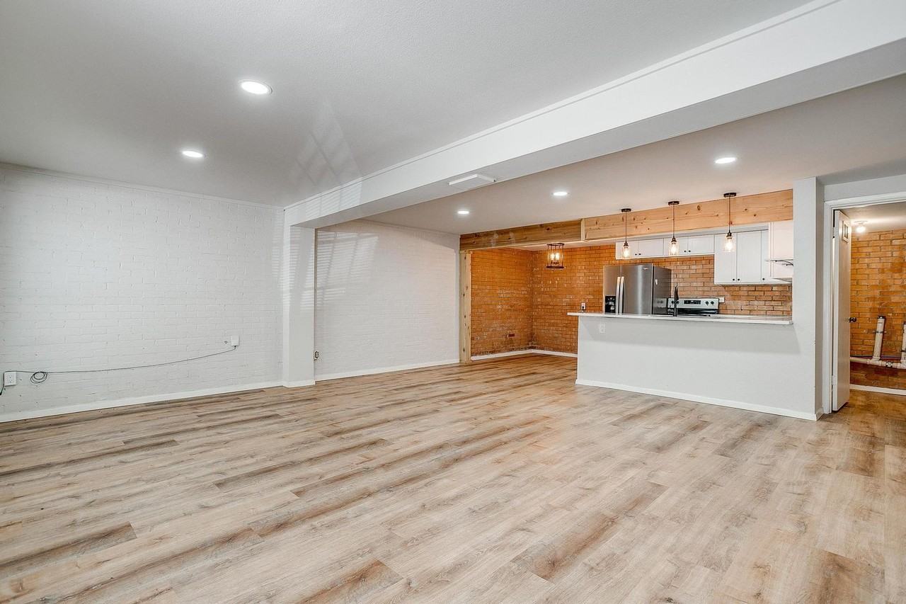 3562 W 4th St #A - Photo 6 of 23