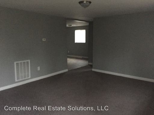 2932 Wallace Ave - Photo 2 of 9