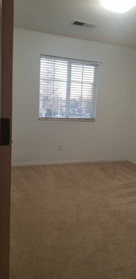 10905 Grand Prairie Dr - Photo 2 of 21