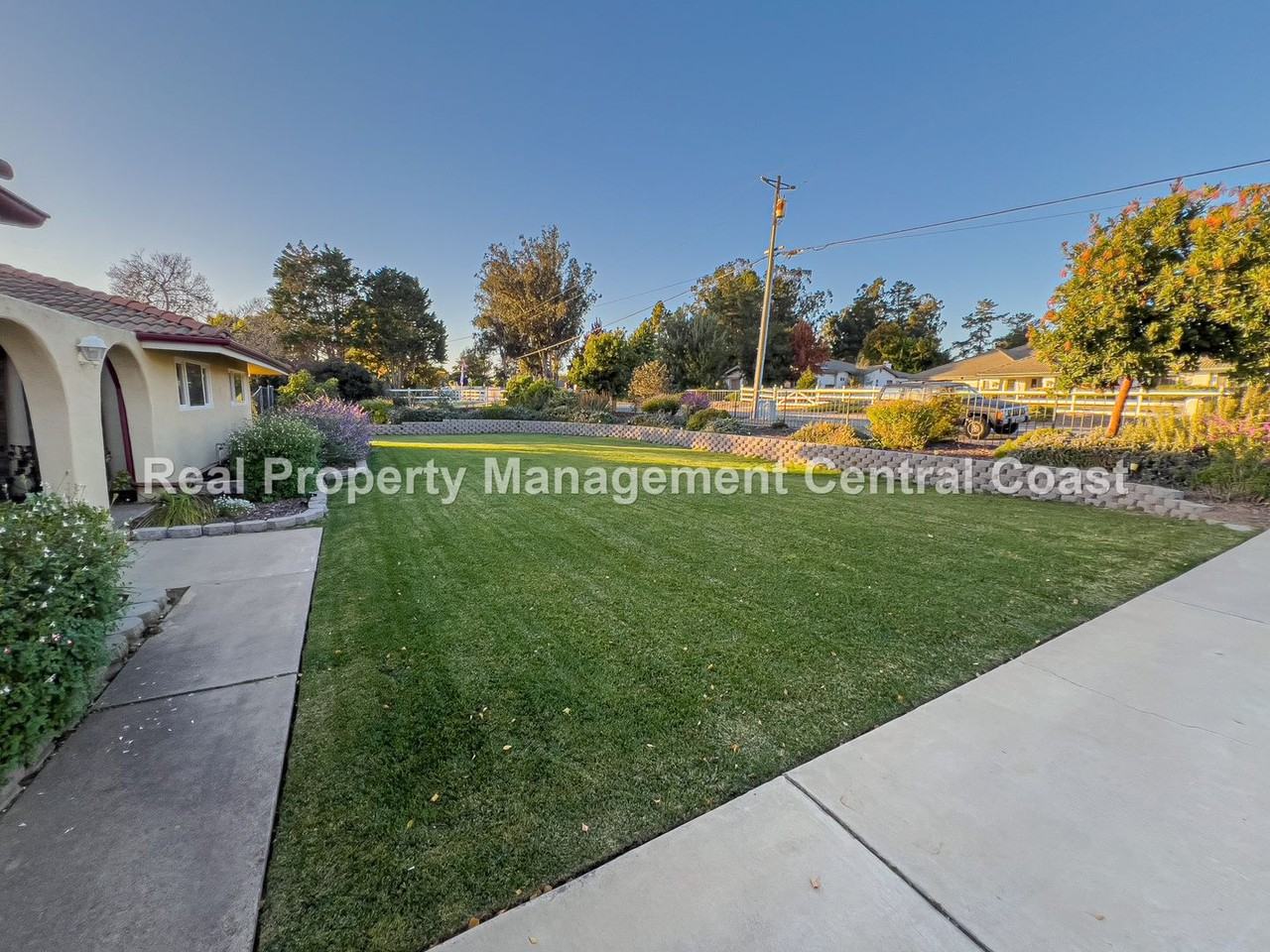 245 N Las Flores Dr - Photo 3 of 39