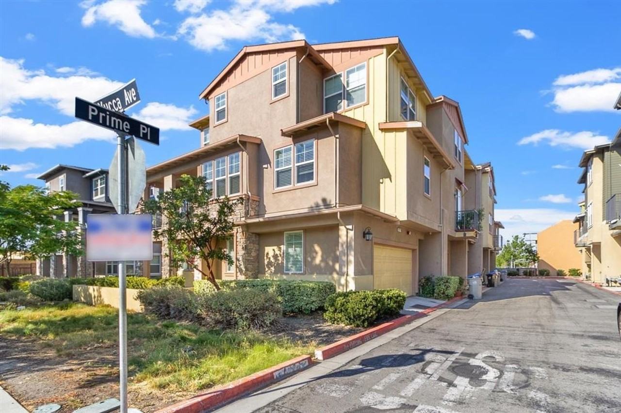 1656 Prime Pl #4 - Photo 2 of 41