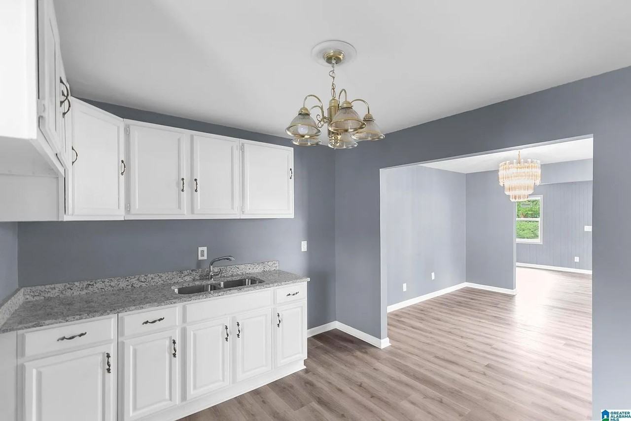 937 47th St N - Photo 2 of 11