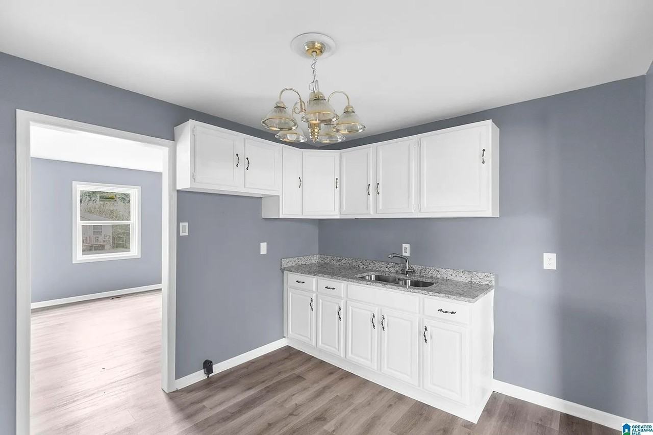 937 47th St N - Photo 3 of 11