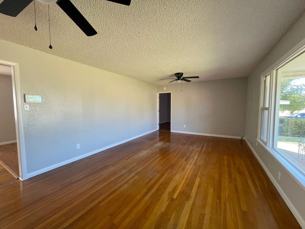 204 36th St - Photo 2 of 11