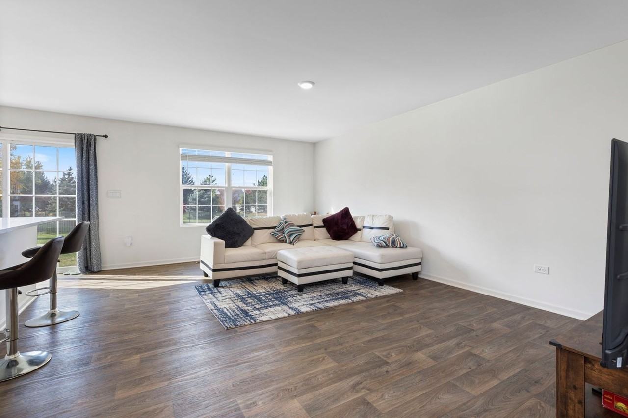 2115 Canyon Creek Ct - Photo 5 of 27