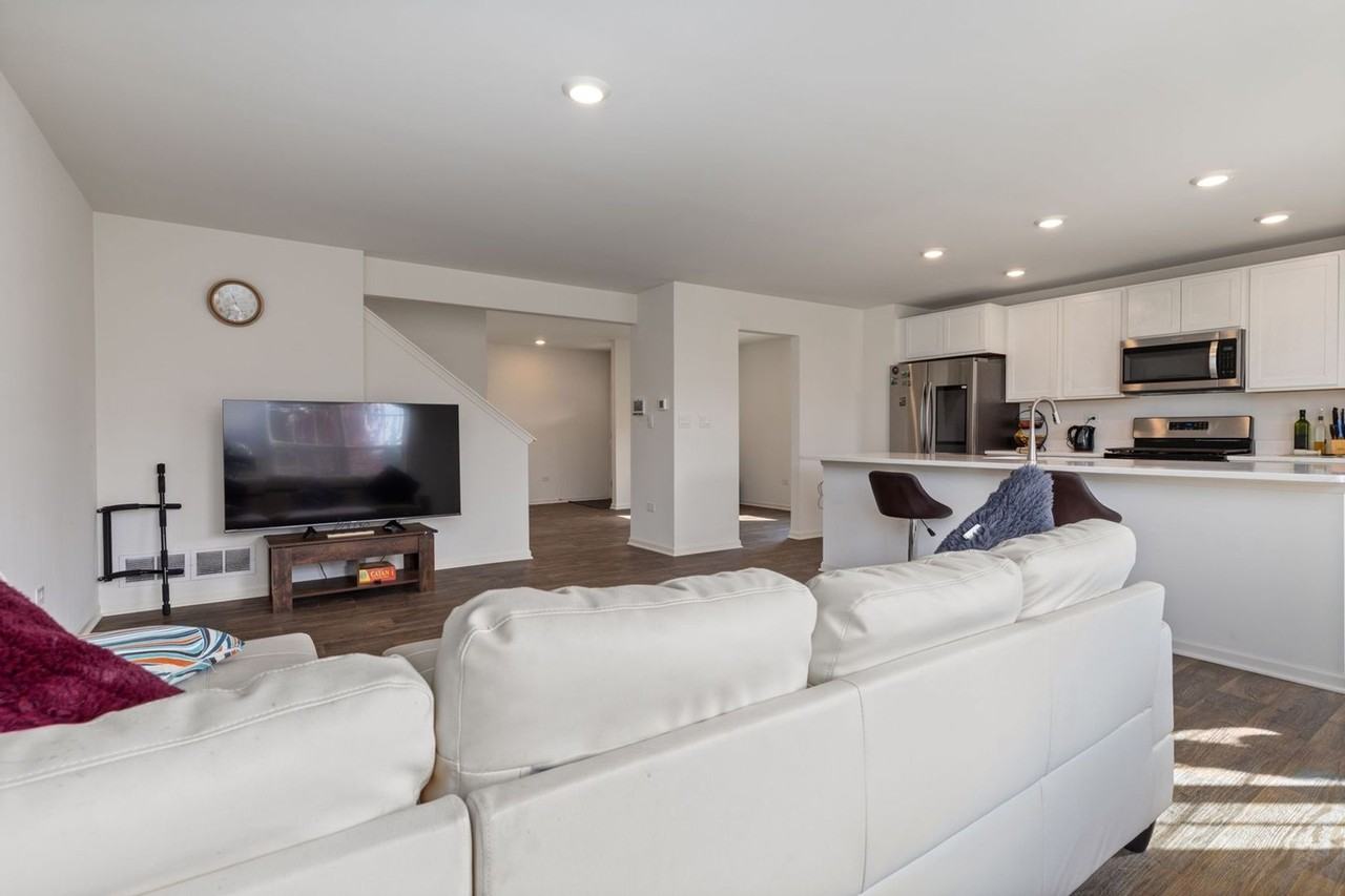 2115 Canyon Creek Ct - Photo 4 of 27