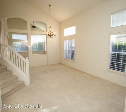 9635 Foremast Ct - Photo 2 of 17