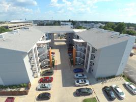 featured image of 701 E Elm St