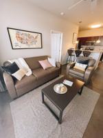 featured image of 930 W 10th St