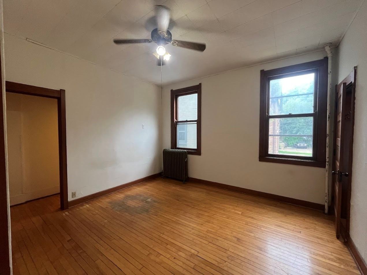 932 Spaight St - Photo 5 of 16