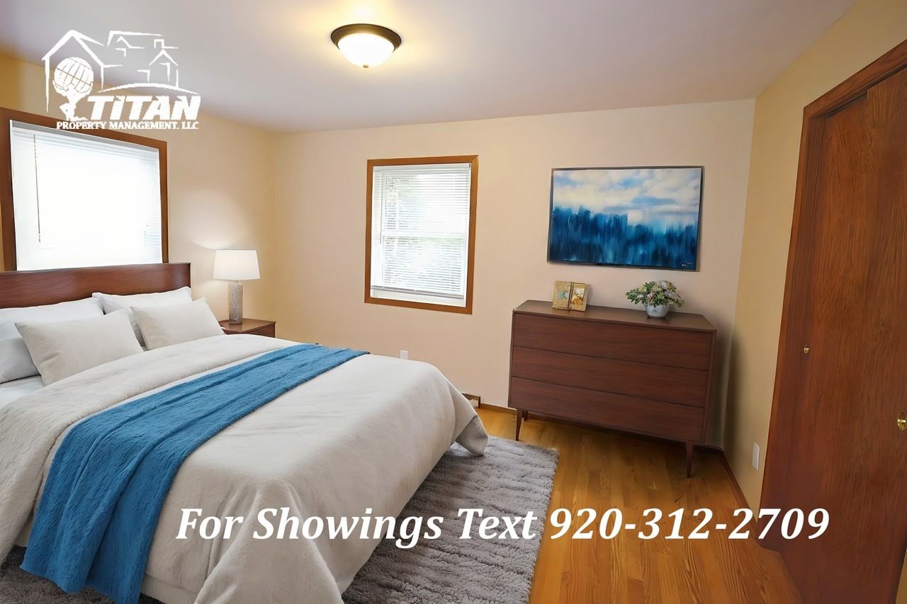 1304 Daytona Ln, Little Chute - Photo 3 of 9