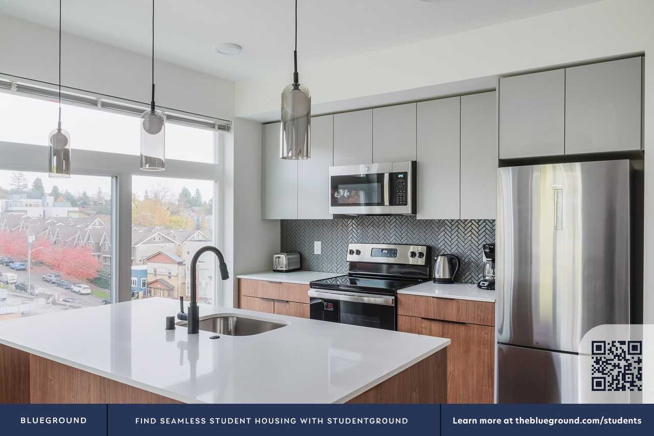 622 Rainier Avenue South - Photo 7 of 170