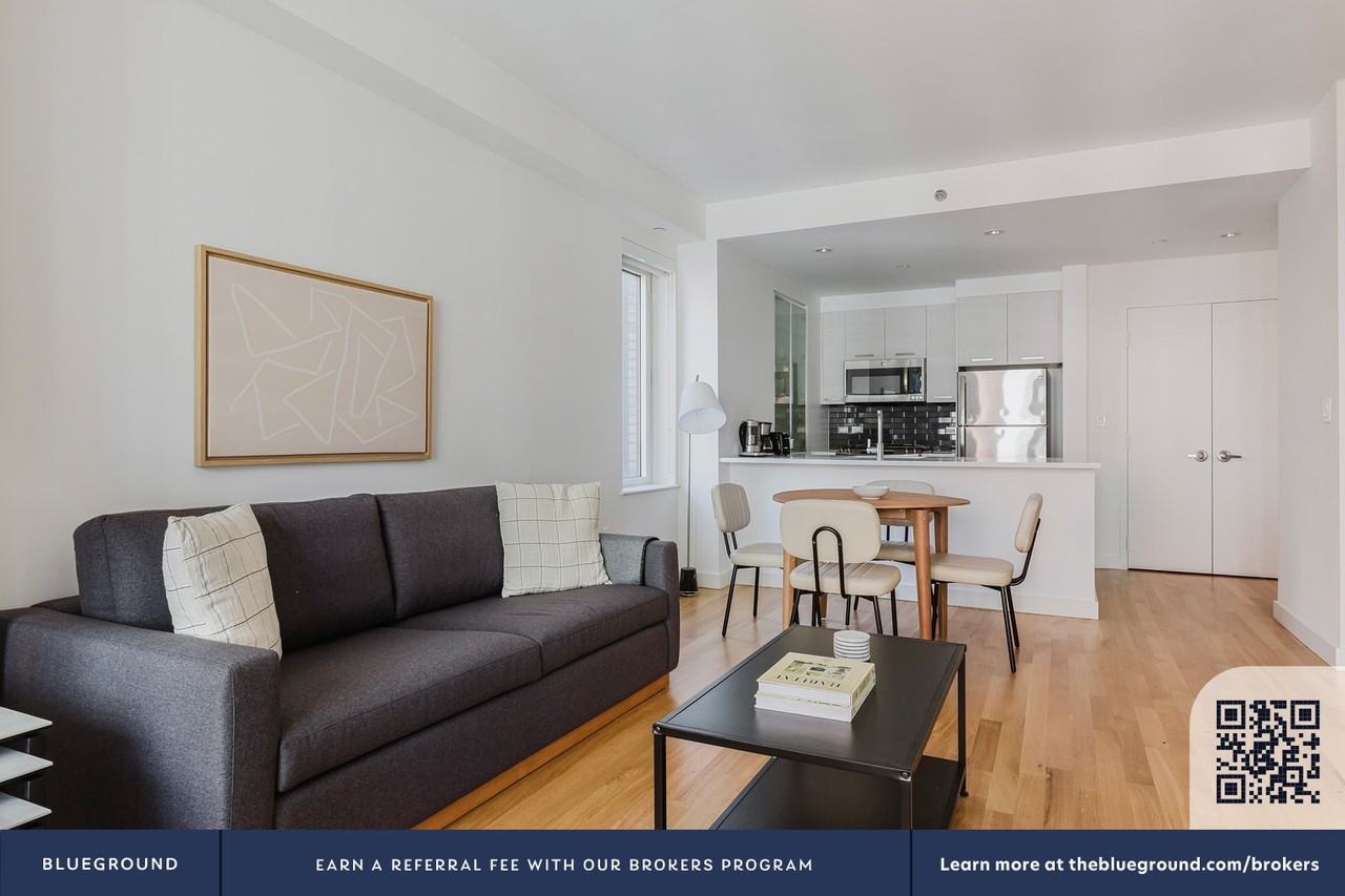 501 East 74th Street - Photo 5 of 56