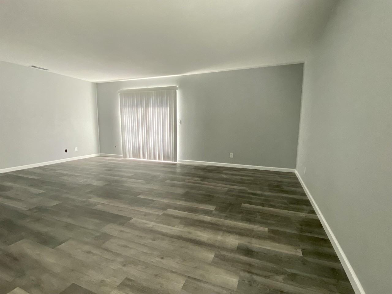 1605 EAST LAKE COURT - Photo 3 of 8